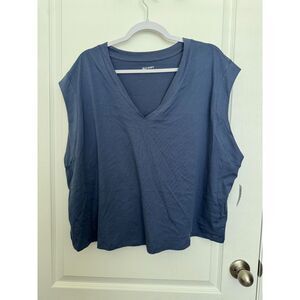 Womans Old Navy Crop top NWT